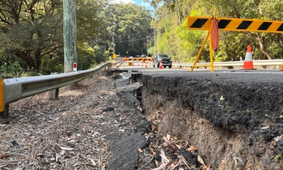 Road resurfacing on Lawrence Hargrave Drive