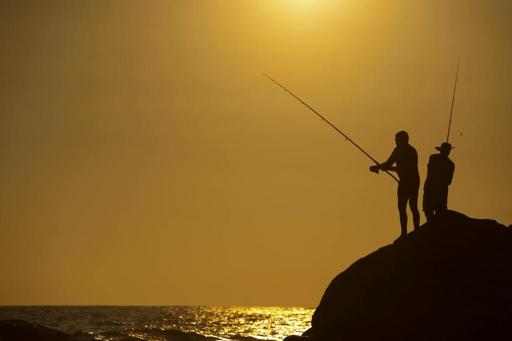 Mandatory life jacket rules for rock fishing in Wollongong region