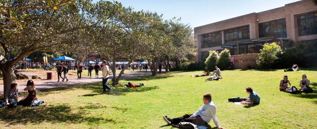 High school students visit Wollongong&nbsp;uni