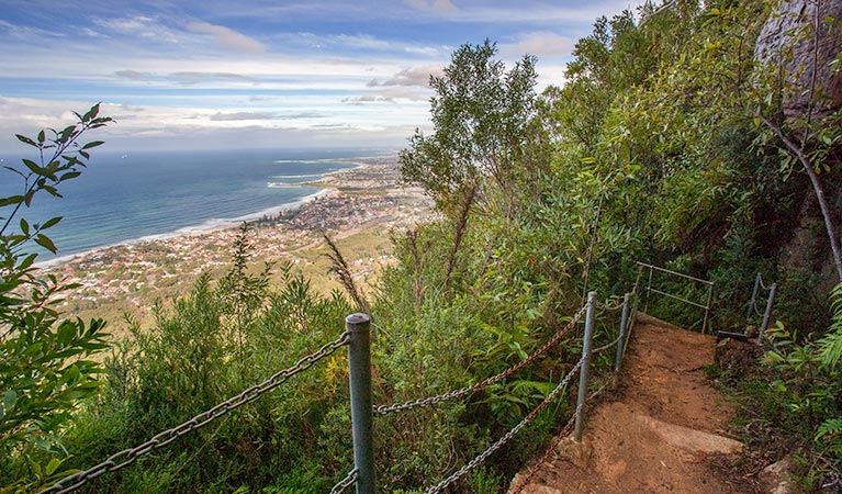 Sublime Point walking track, Illawarra Escarpment State Conservation Area