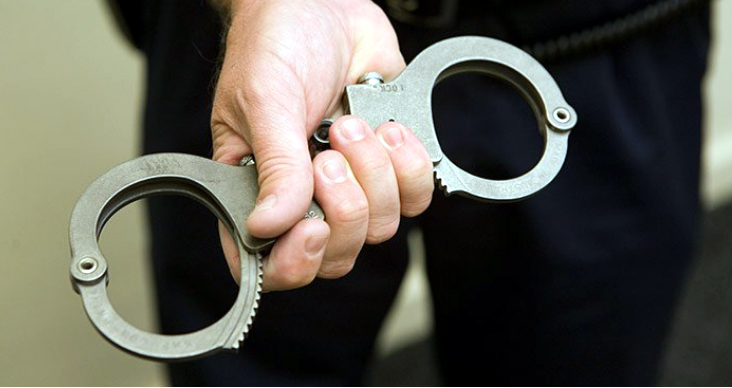 Man remains behind bars after allegedly intimidating family at Bulli&nbsp;Tops