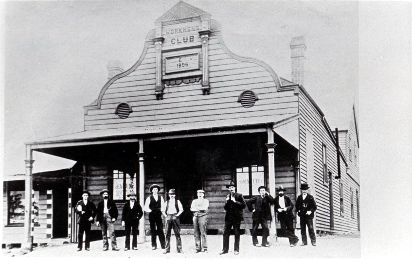 Helensburgh Workmens Club UOW