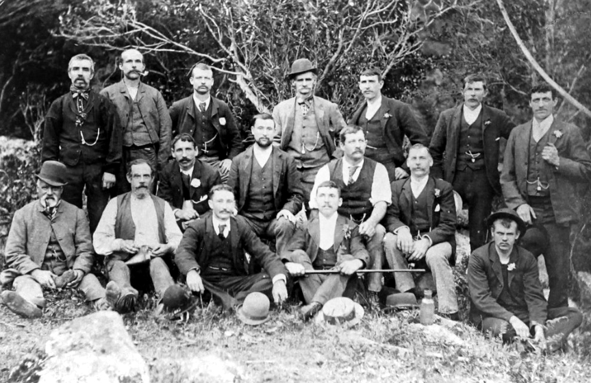 Kembla Heights Workmens Club Committee 1896 UOW