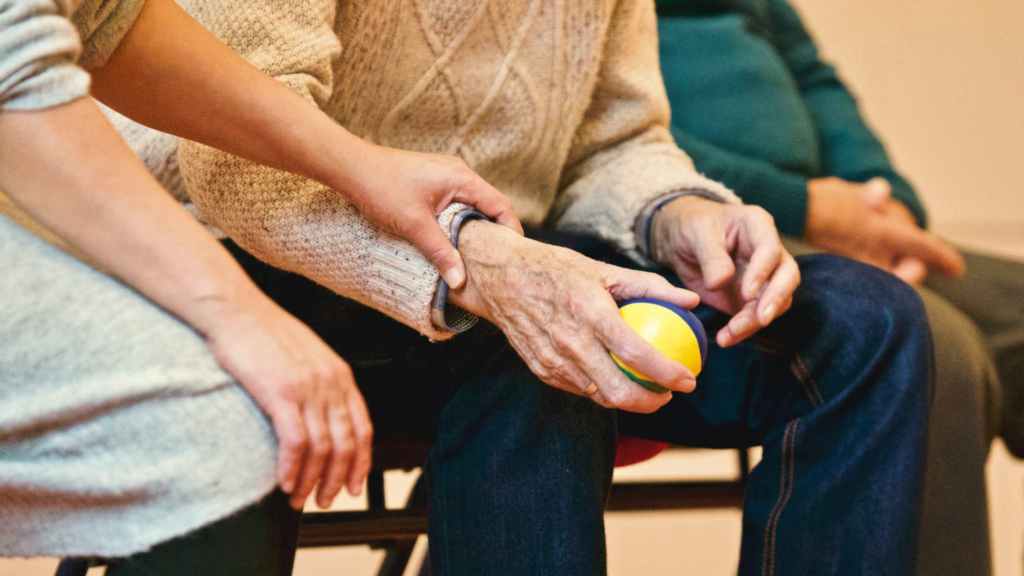 Discrimination an issue with dementia sufferers, survey&nbsp;reveals