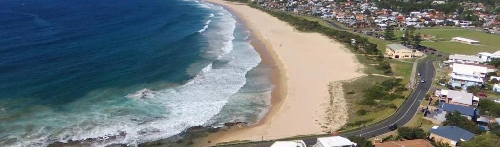 Three local surf lifesavers heralded heroes after Woonona&nbsp;rescue